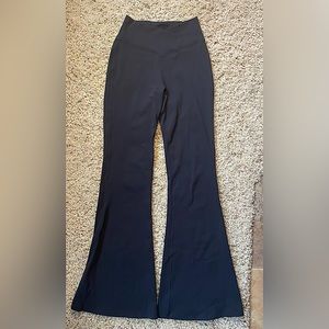 Halara - Crossover High Waisted Back Pocket Super Flare Leggings